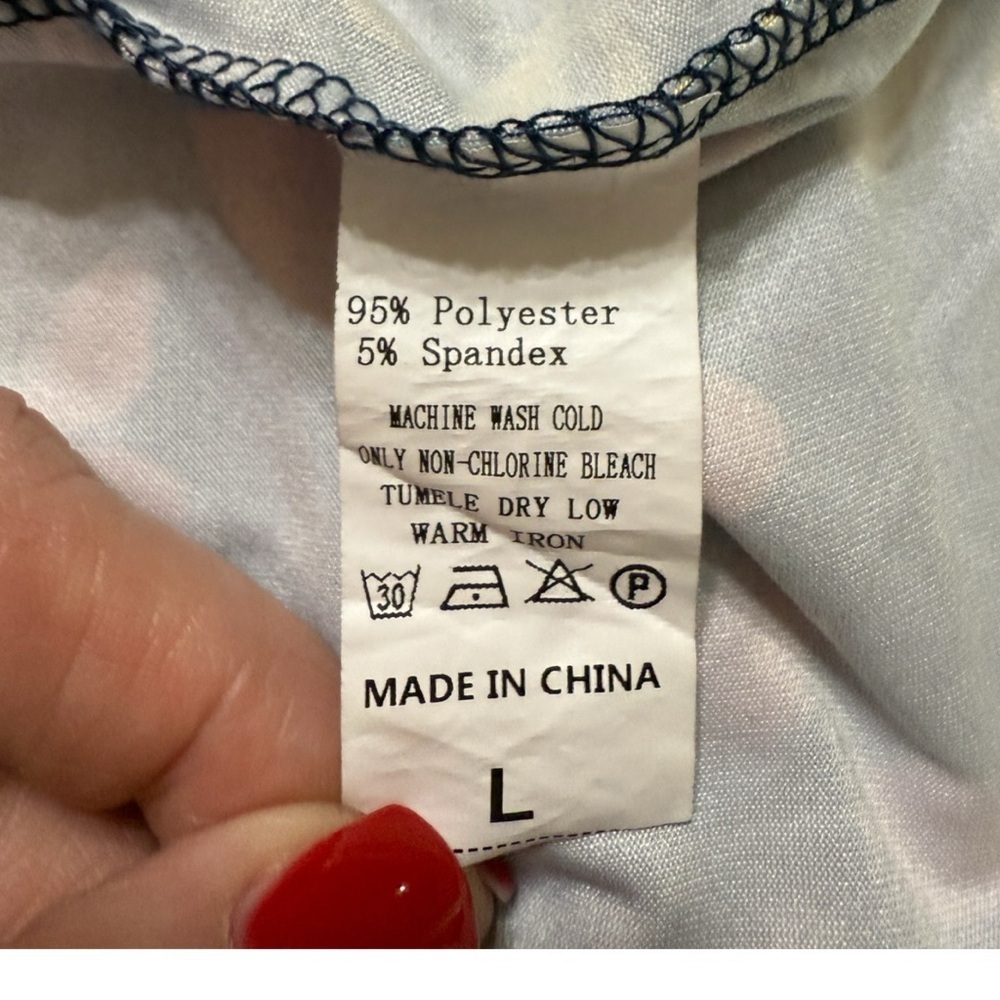 Sunshine & Rodeos Navy Floral Print Top - Size L - Picture 6 of 6